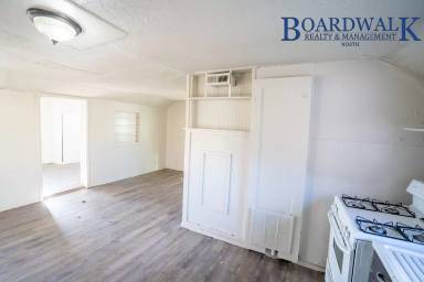 Main picture of 323 34th St