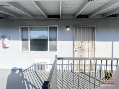 Main picture of 3720-40 Astoria St