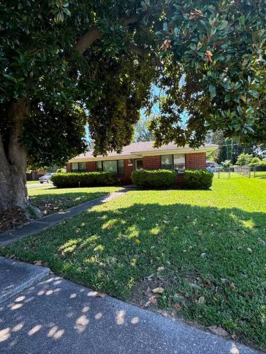 Main picture of 2736 Bolch St