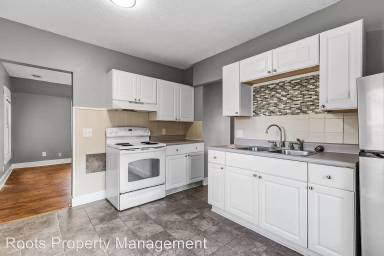 Main picture of 1342 Johnson St NE