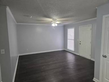 Main picture of 1504 Barrington Rd NW