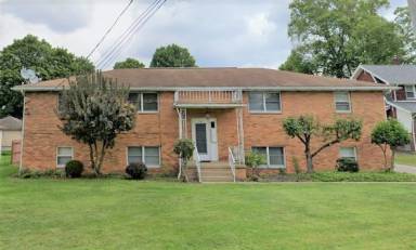 Main picture of 240 Center St