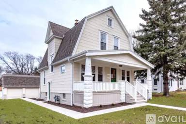 Main picture of 3756 S Whitnall Ave