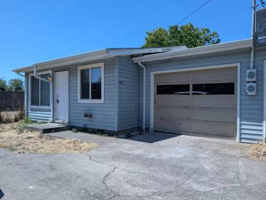 Main picture of 994 Virgil Ave
