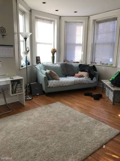 Main picture of 211 Park Dr