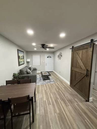 Main picture of 141 Echols St