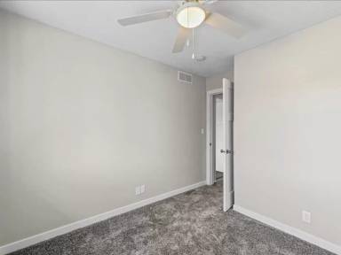 Main picture of 105 N Orr Dr