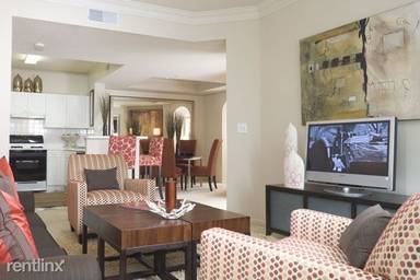 Main picture of 500 Briarvista Way NE