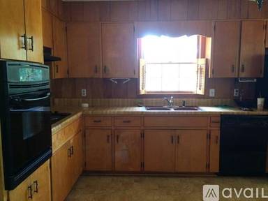 Main picture of 185 Brentwood Dr