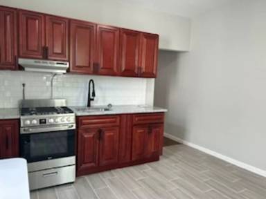 Main picture of 544 W Pike St