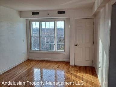 Main picture of 145 Bennington St