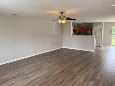 Main picture of 2714 S Ridge Ave