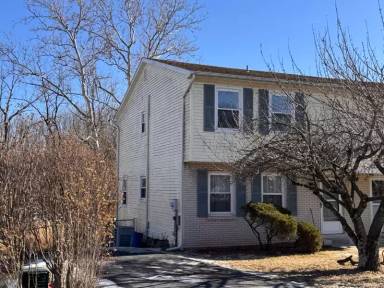 Main picture of 566 E 7th St
