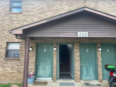 Main picture of 712 E Lincoln Trail Blvd