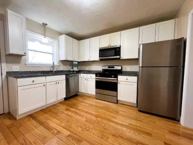 Main picture of 2033 Mendon Rd