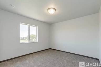 Main picture of 1150 Valley Dr