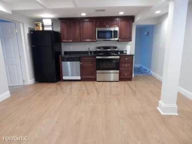 Main picture of 17 Willard Ave