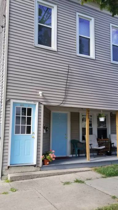 Main picture of 925 Watson St SW