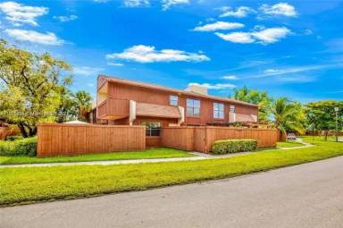 Main picture of 6604 SW 114th Pl
