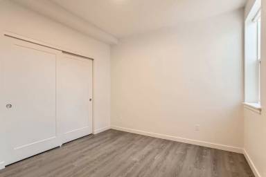 Main picture of 11 NE 55th Ave