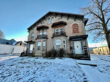 Main picture of 410 N 3rd Ave