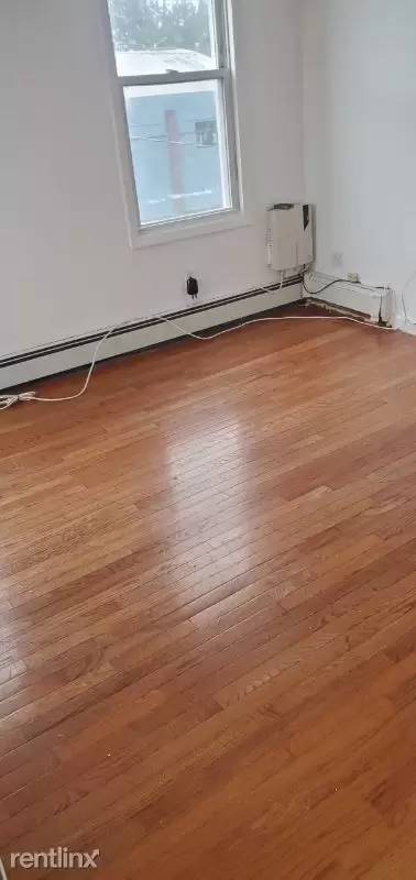 Main picture of 91 Greenfield Ave