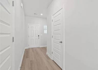 Main picture of 114 Arrow Ct