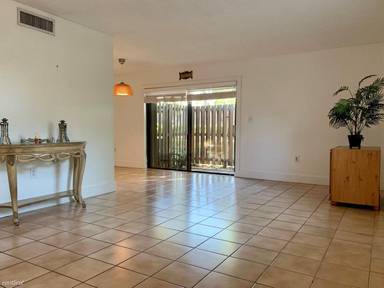 Main picture of 10631 SW 113th Pl