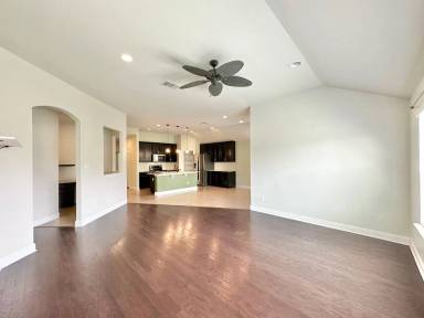 Main picture of 830 Old World Dr