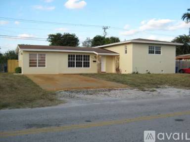 Main picture of 1275 NE 204th Ter