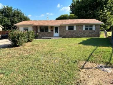 Main picture of 202 Ritter Circle Dr