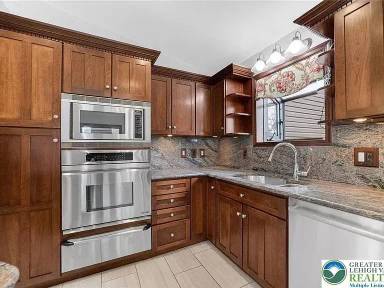 Main picture of 6404 Fir Rd