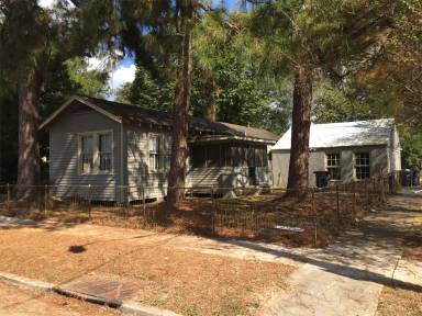 Main picture of 1803 Spain St