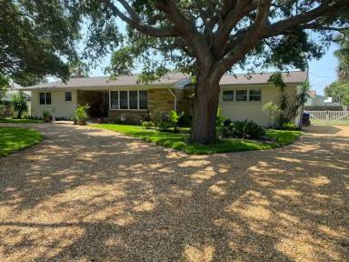 Main picture of 106 Driftwood Ave