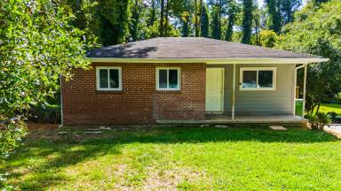 Main picture of 2889 Delray Dr NW