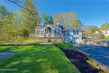 Main picture of 2550 Troy Schenectady Rd