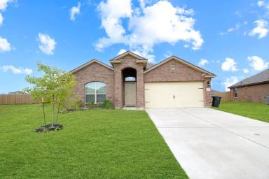 Main picture of 208 Ken Dr