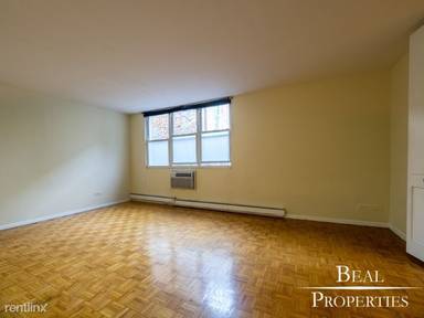 Main picture of 1446 N Dearborn St