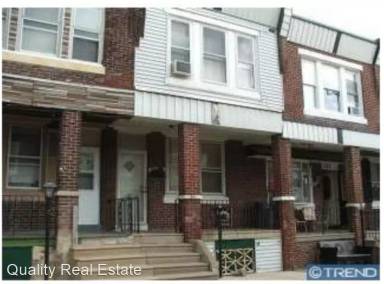Main picture of 831 E Schiller St