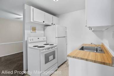 Main picture of 3103 Denison Ave