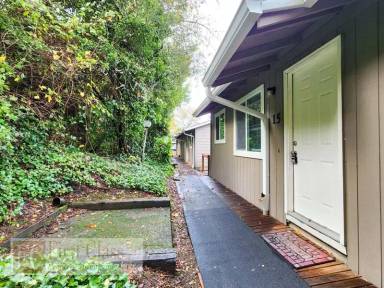 Main picture of 5704 SW Beaverton Hillsdale Hwy