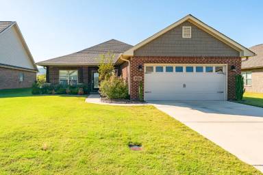 Main picture of 3028 Greenway Cir SE