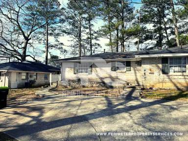Main picture of 96 Pine St NE