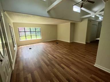 Main picture of 18819 Greenwell Springs Rd