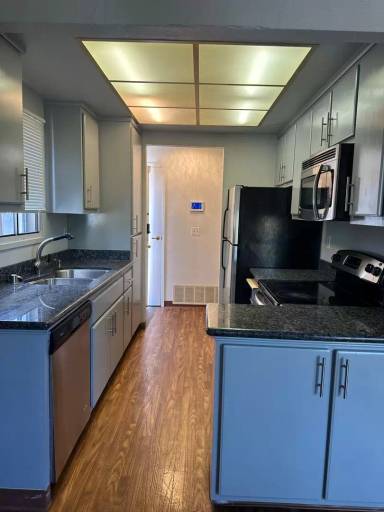 Main picture of 8611 Mountain Blvd