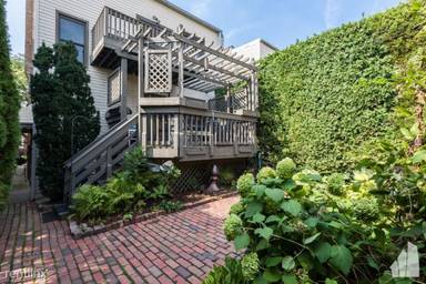 Main picture of 3926 N Spaulding Ave