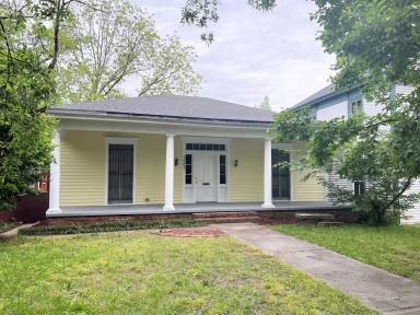 Main picture of 1013 Walnut St