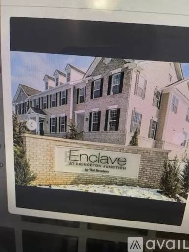 Main picture of 18 Peacock Way