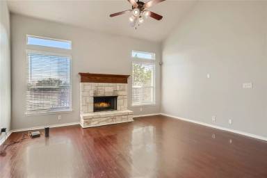 Main picture of 4926 Augusta Sq
