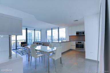 Main picture of Reach at Brickell City Center